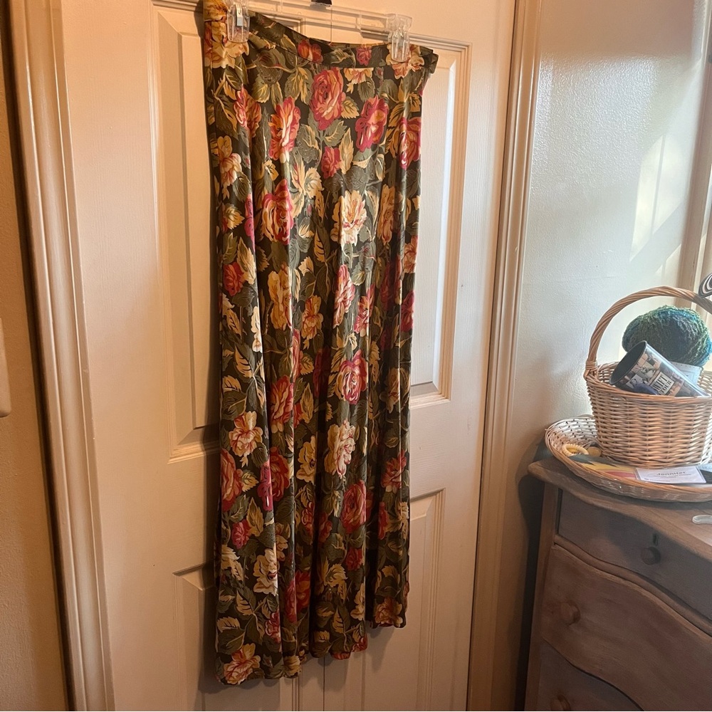Vintage Ruff Hewn Floral Rayon Midi Skirt – Made in USA – Size 8